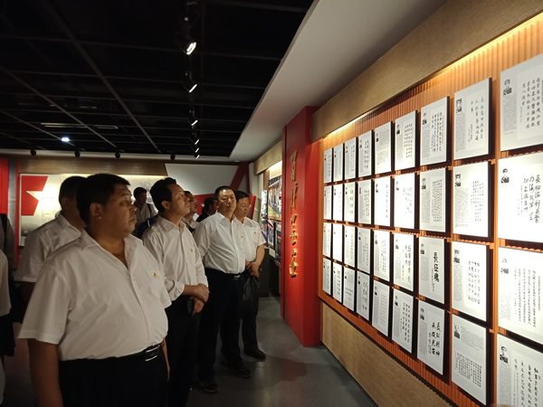 隴運(yùn)集團(tuán)公司黨委開展“不忘初心、牢記使命”紀(jì)念建黨98周年主題黨日活動